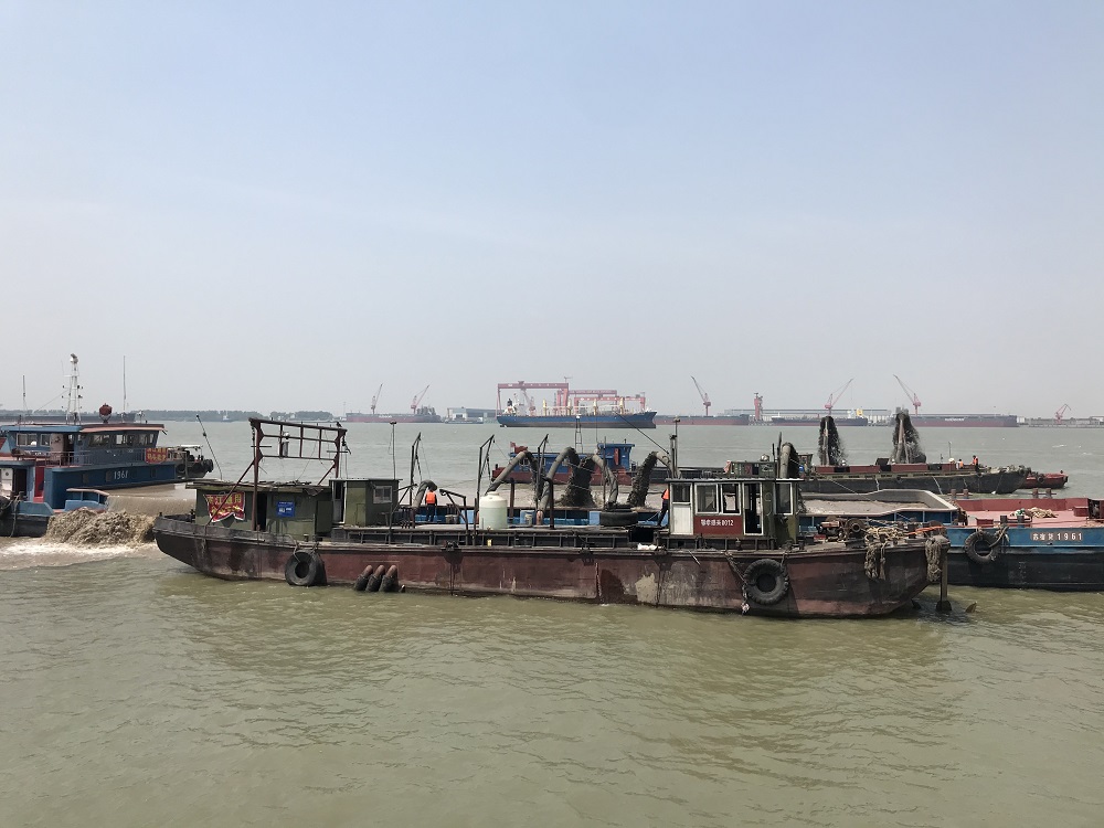 滨江通用码头疏浚吹填工程
